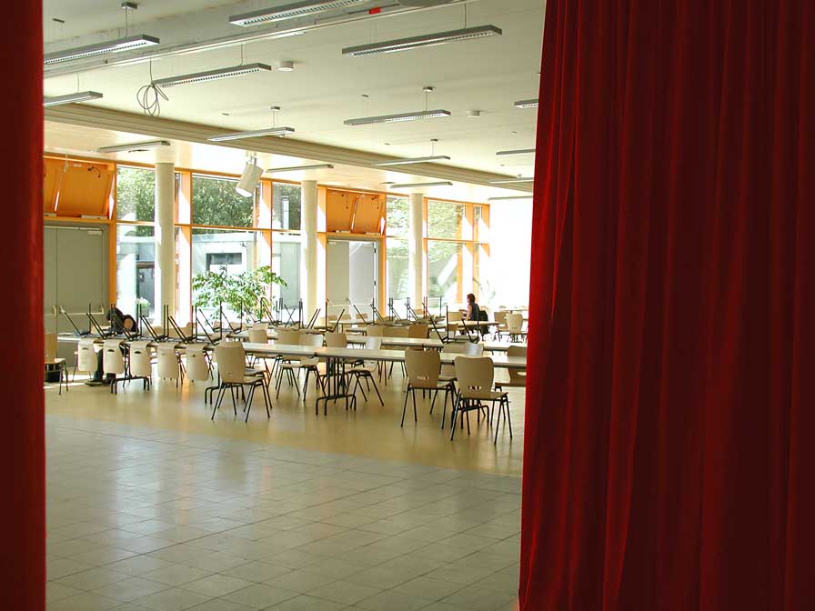 Speisesaal der Heinrich-von-Kleist-Schule in Eschborn
